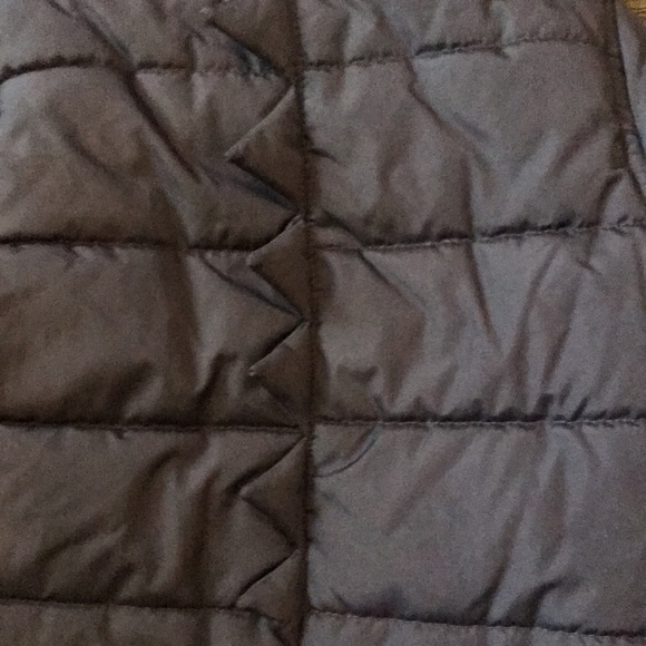 Like new- Carters, boys two piece Dino snowsuit, 24 months - Picture 6 of 6